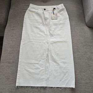 Womens White Maxi Denim Skirt With Front Slit And Raw Hem Sz 28 Nwt